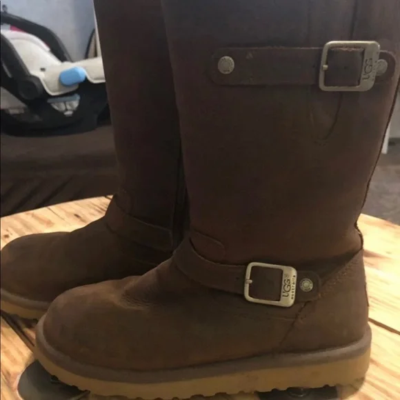 Kids size 3 leather UGG boots with fur - Picture 1 of 3